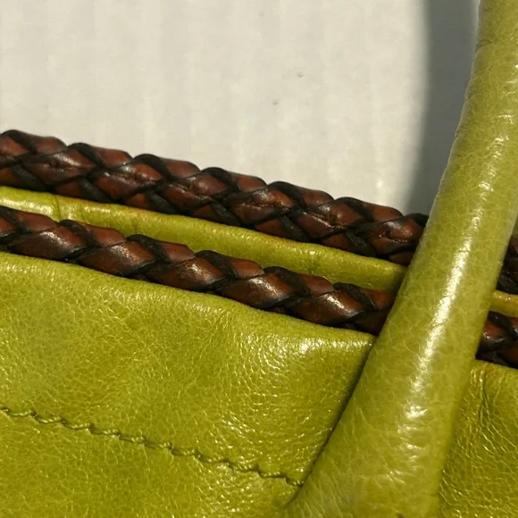 CLAUDIA FIRENZE bright Green Spacious inside medium bag / tote . Italy - Picture 13 of 15